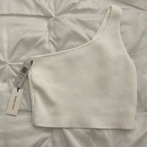 Aritzia brand new with tags never worn